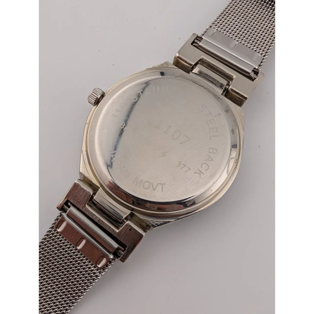 Women's Watch 34mm‎ Case Silver Tone Mesh Metal Band Diamond Accent- New Battery